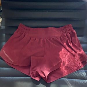 lululemon Hottu Hot Short 2.5 size 6